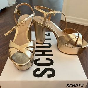 Schutz Platina Gold size 6